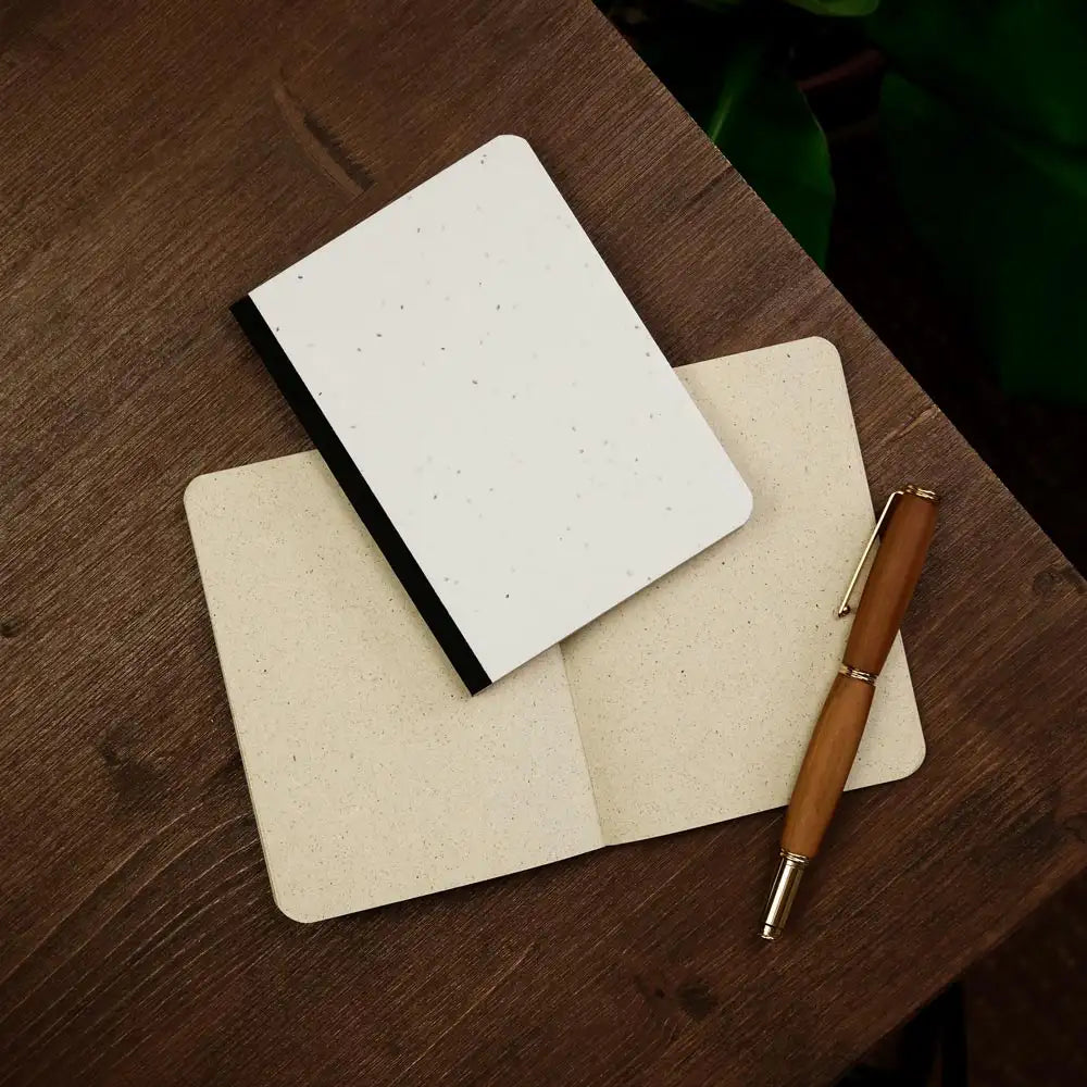 Vegan produziertes Samenbuch, Notizbuch, Skizzenbuch, Tagebuch, Achtsamkeitstagebuch, Reisetagebuch, Dankbarkeitstagebuch, Bullet Journal, Rezeptbuch, Schreibheft oder Schreibblock A6 aus Graspapier von matabooks