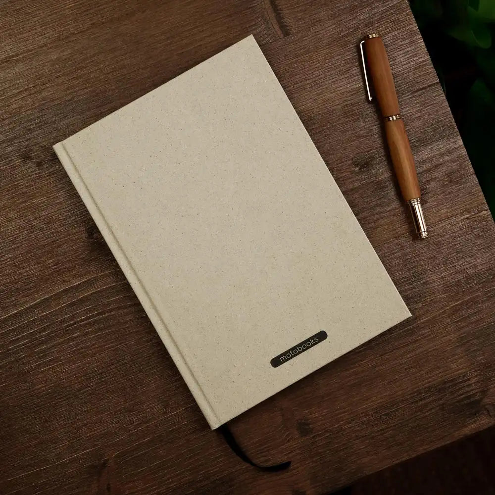 Vegan produziertes Notizbuch, Skizzenbuch, Tagebuch, Achtsamkeitstagebuch, Reisetagebuch, Dankbarkeitstagebuch, Bullet Journal, Planer, Terminplaner, Uni-Planer, Kalender, Wochenplaner, Rezeptbuch, Schreibheft oder Schreibblock A5 Jana aus Graspapier von matabooks